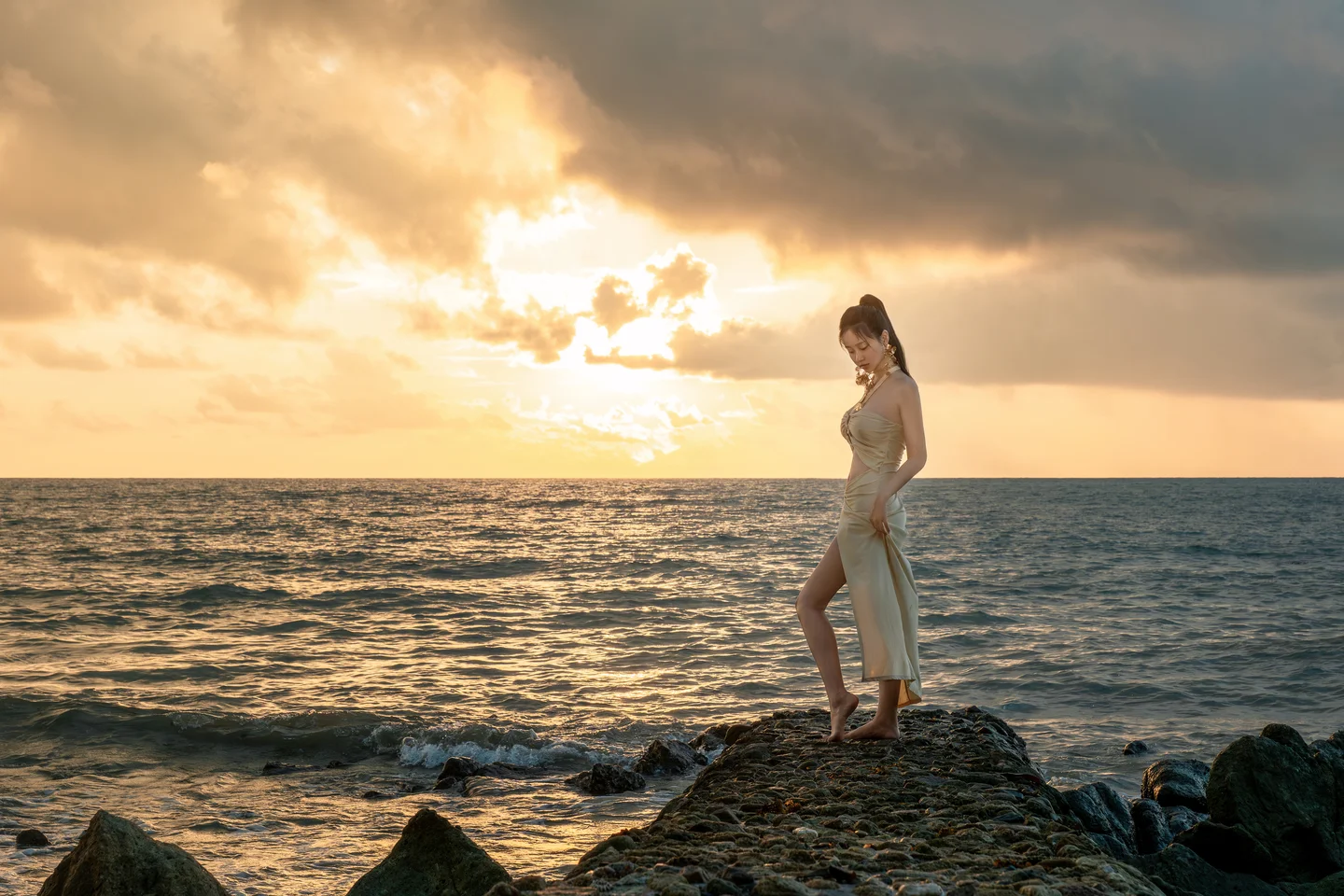 年年 - 海边维纳斯 [80P-549MB] tg@simisebaisi 【丝足阁】027.webp